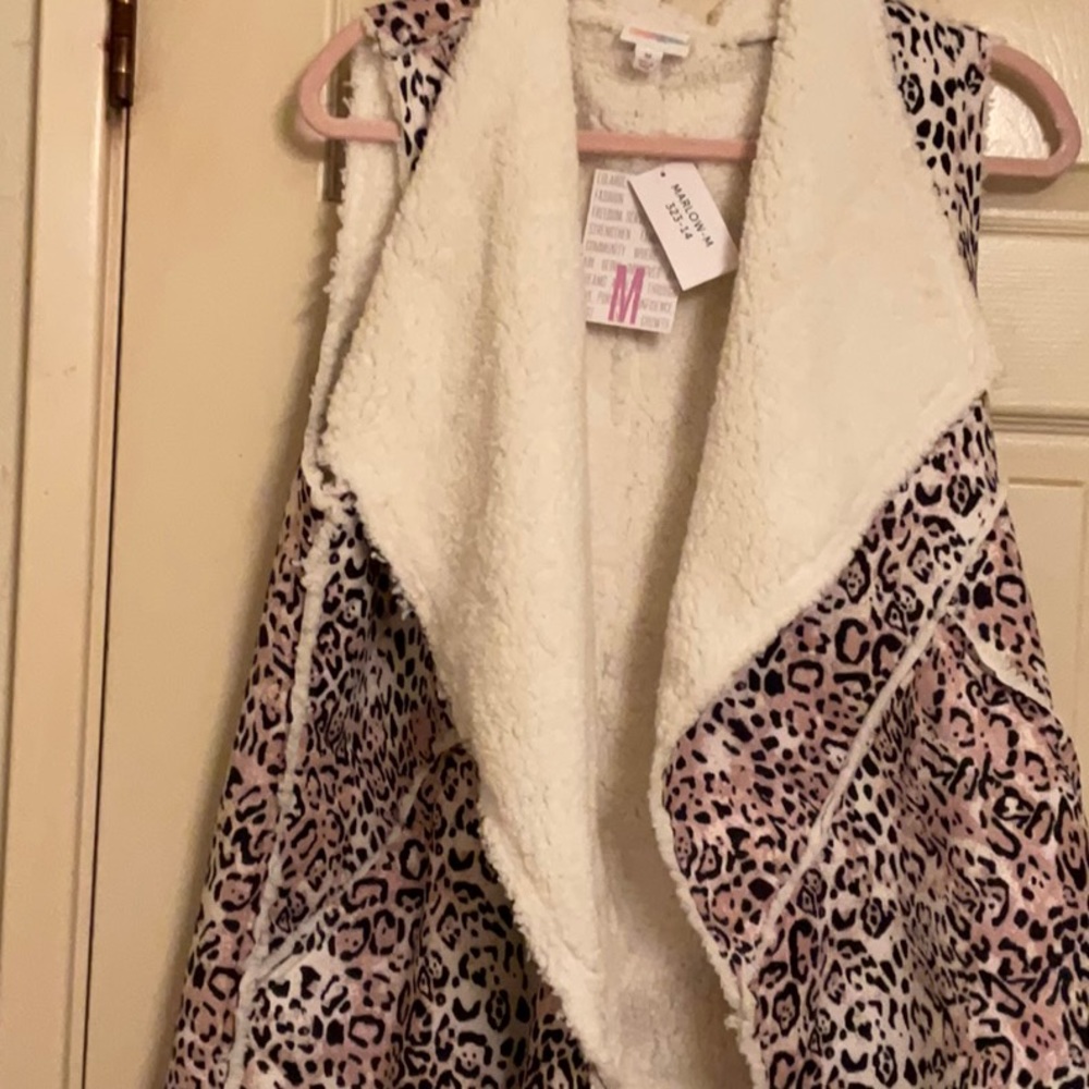 NWT marlow lularoe fuzzy lined vest